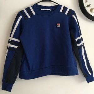 Vintage Looking FILA Sweater🌒