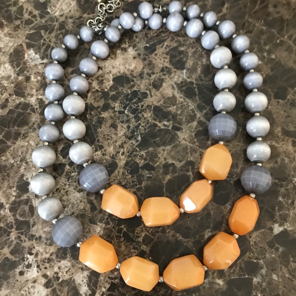 Beaded necklace - orange/gray