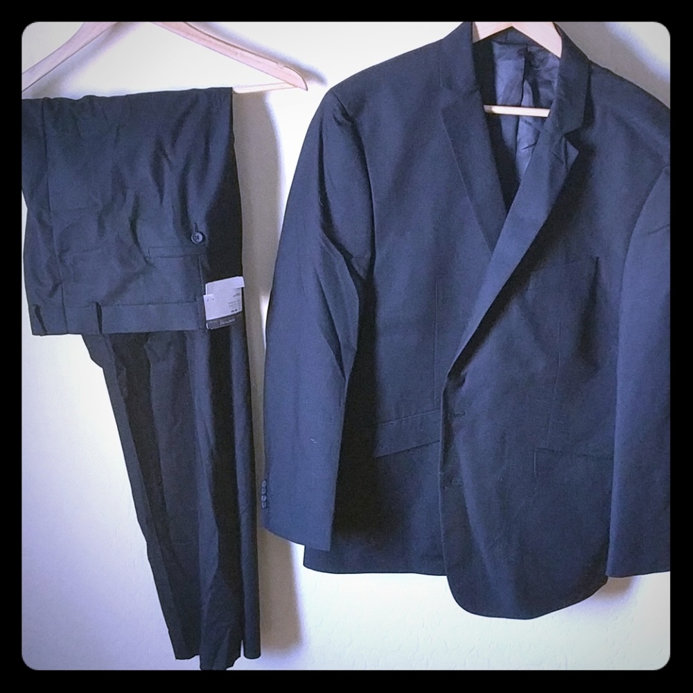 Kenneth Cole Reaction New Suit