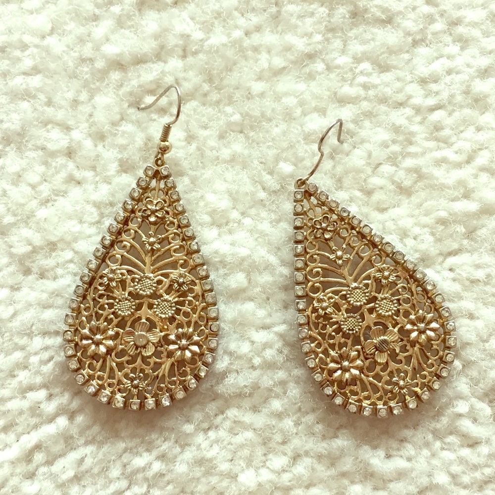 Teardrop gold and diamond earrings