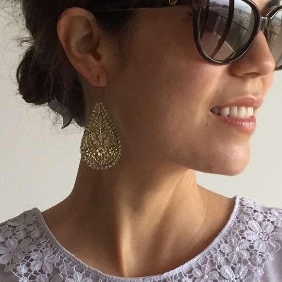 Teardrop gold and diamond earrings - Picture 2 of 2