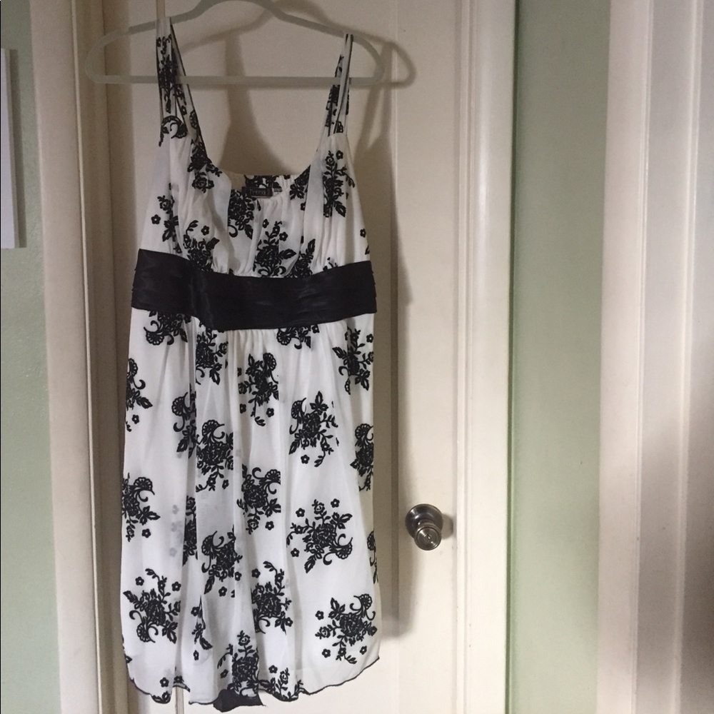 Trixxi Dress
