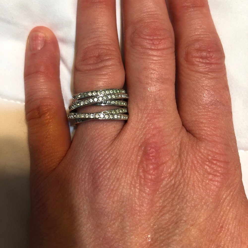 Gorgeous Spiral Ring-White w/Rhodium Plating