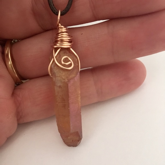 CHOICE ✨Wirewrapped Crystal Pendant - Picture 4 of 6