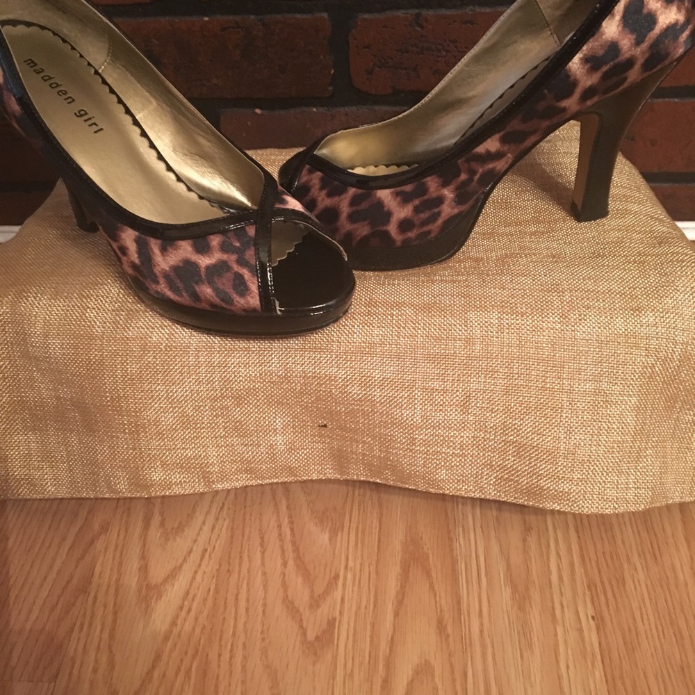 Madden girl leopard print peep toe shoes