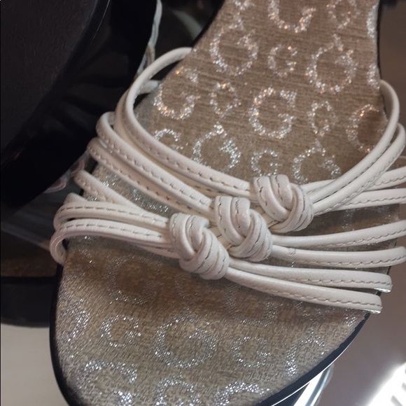 Guess wedge heels size 6 White Black Strappy - Picture 6 of 7