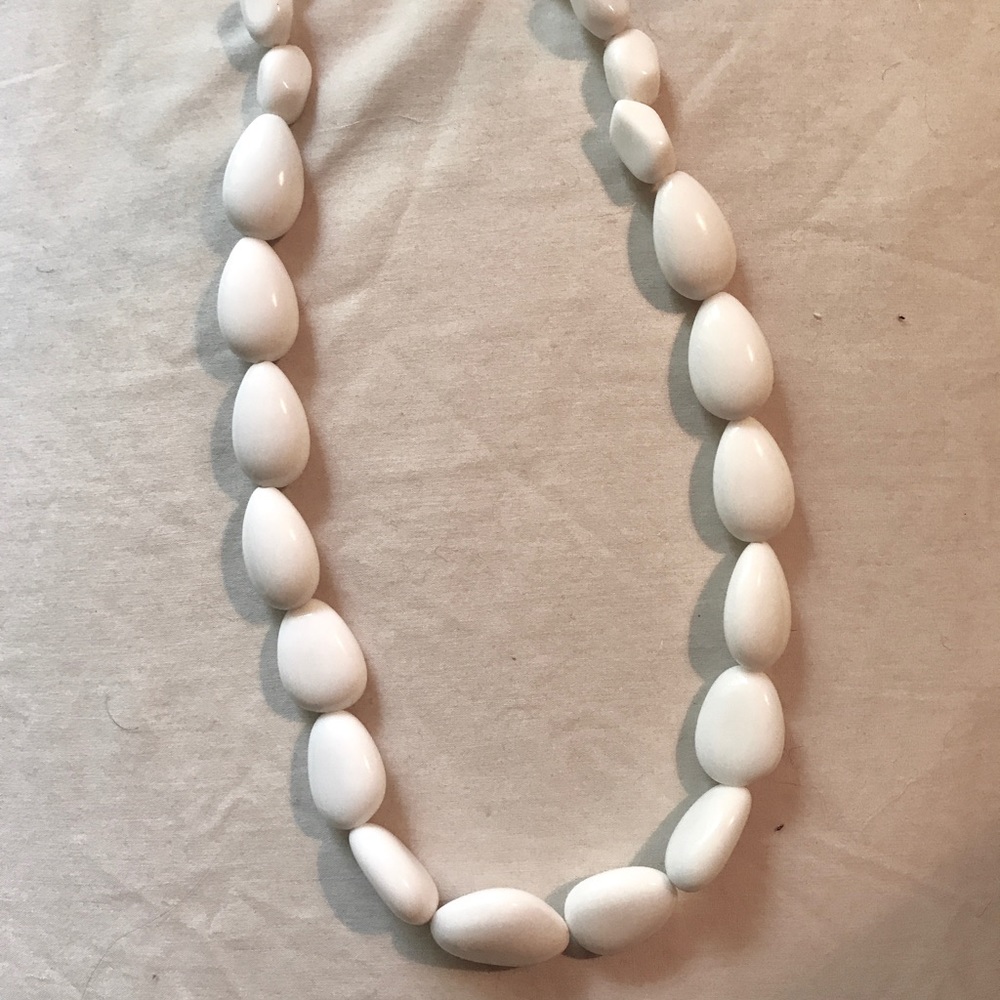 Banana Republic chunky white bead necklace