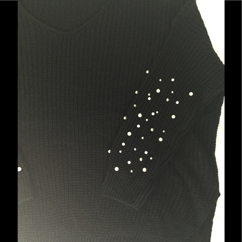 SOLD Gorgeous Perls Black V-neck Sweater S & M - Picture 5 of 5