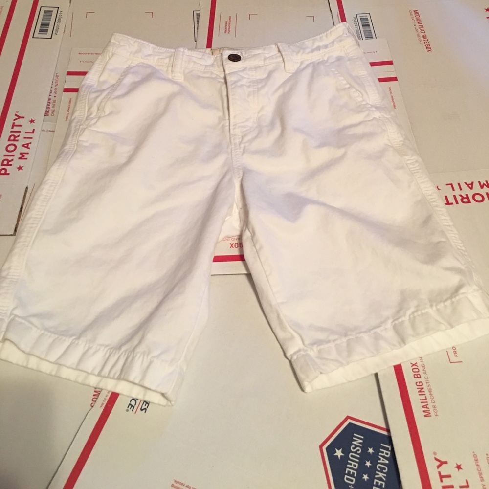 Hollister Mens White Knee Length Shorts