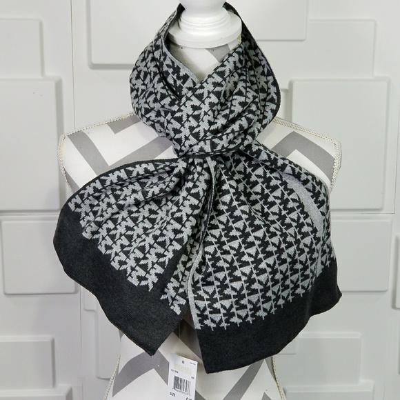 Comin Fall 2018 -  MICHAEL KORS SCARF - Picture 3 of 4