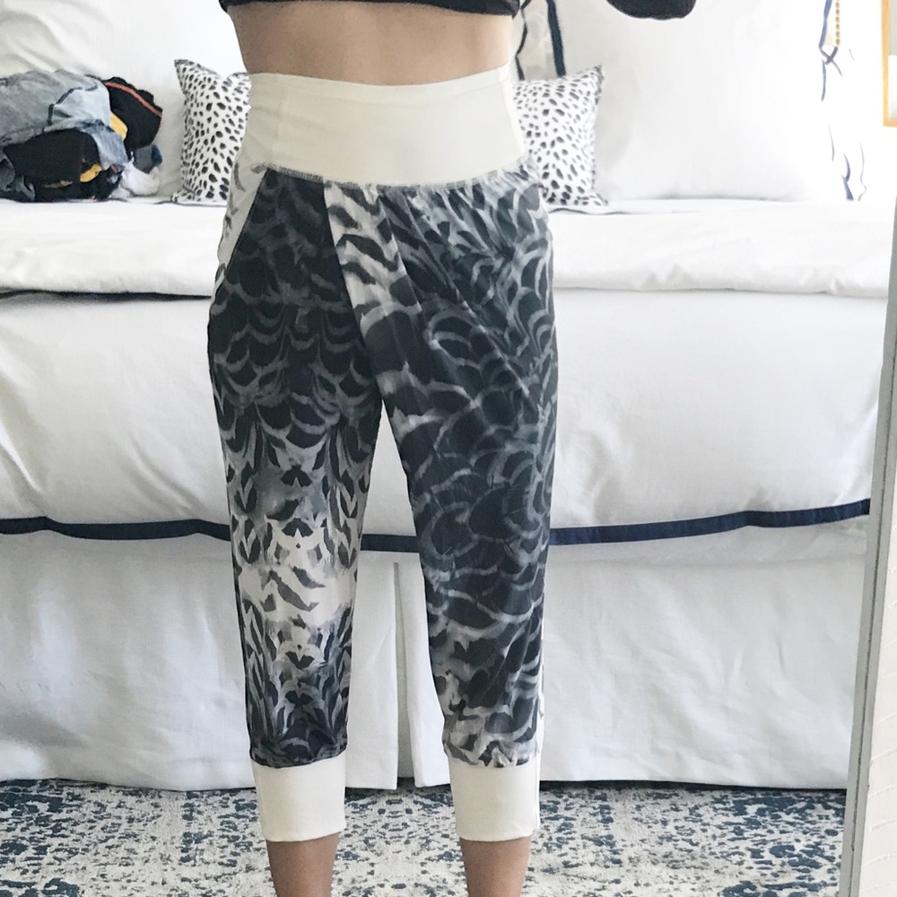 Lululemon Dance to Yoga Pants Size 4