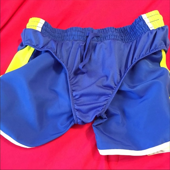 Athletic shorts - Picture 3 of 3