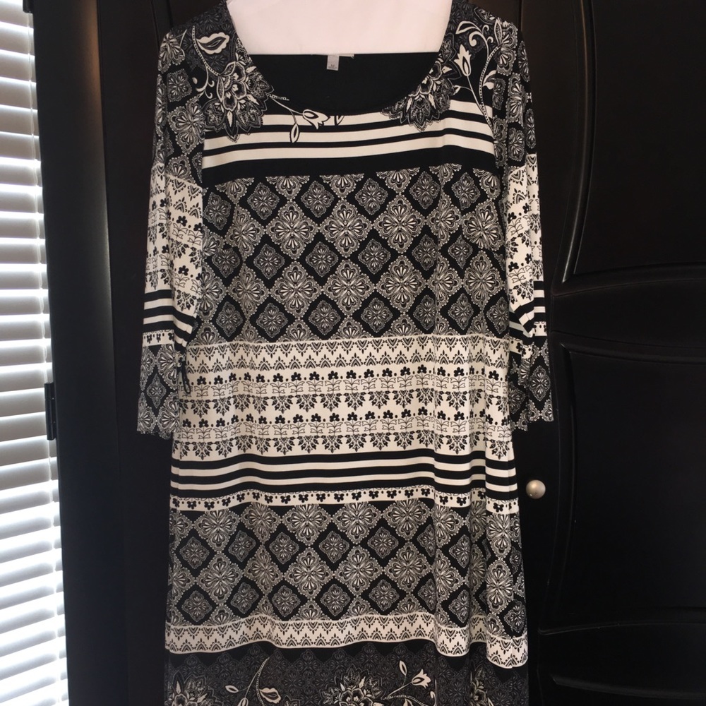 EUC printed black white dress
