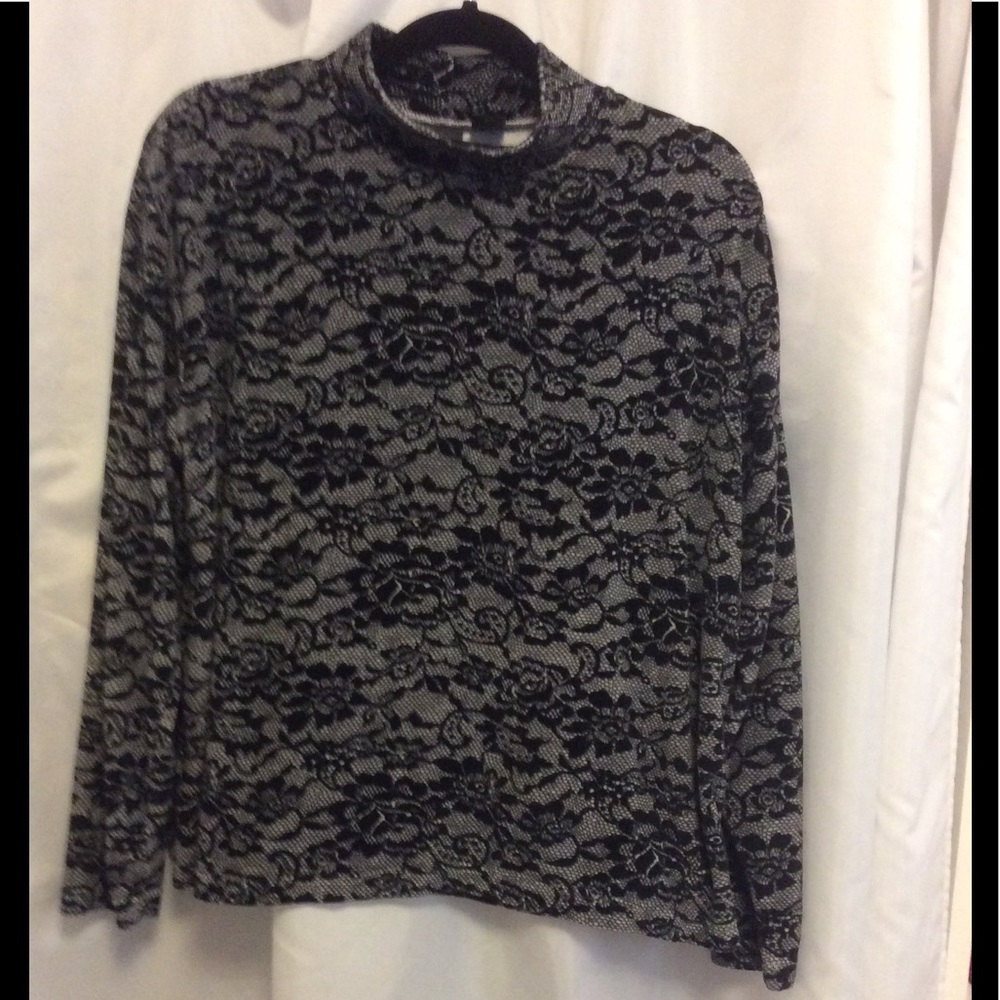 PRICE DROP! Women's top