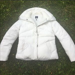 Gap white puffy coat. XS