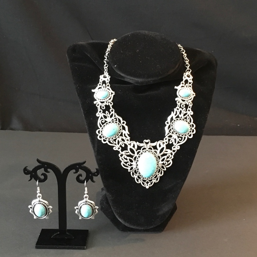 Georgous Tibetan silver necklace and earring set