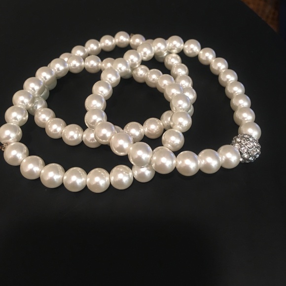 Jewelry - Pearl bracelets