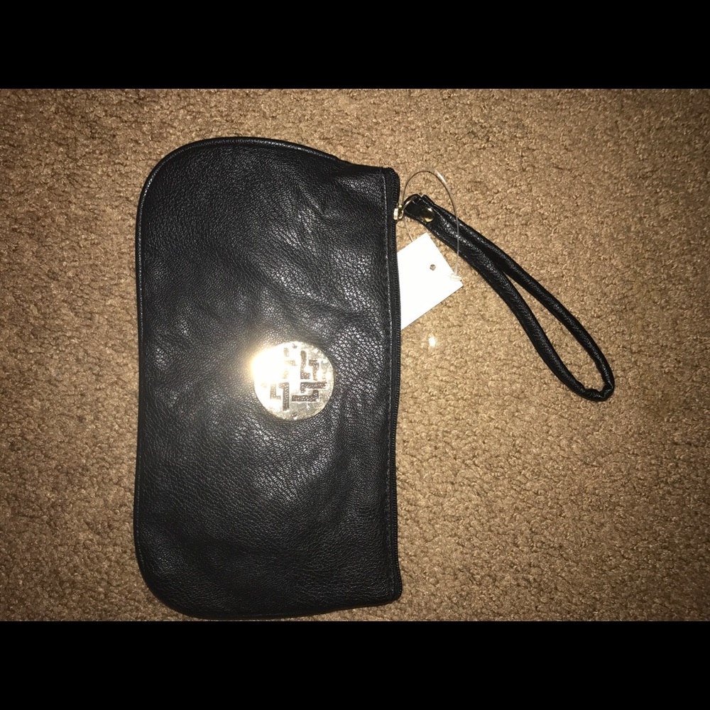 Black wristlet