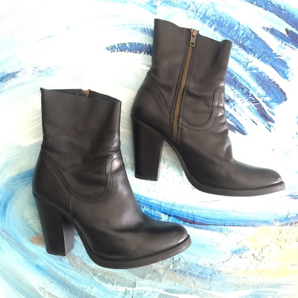 Size 8.5 Black Leather Steve Madden Boots - Picture 1 of 4