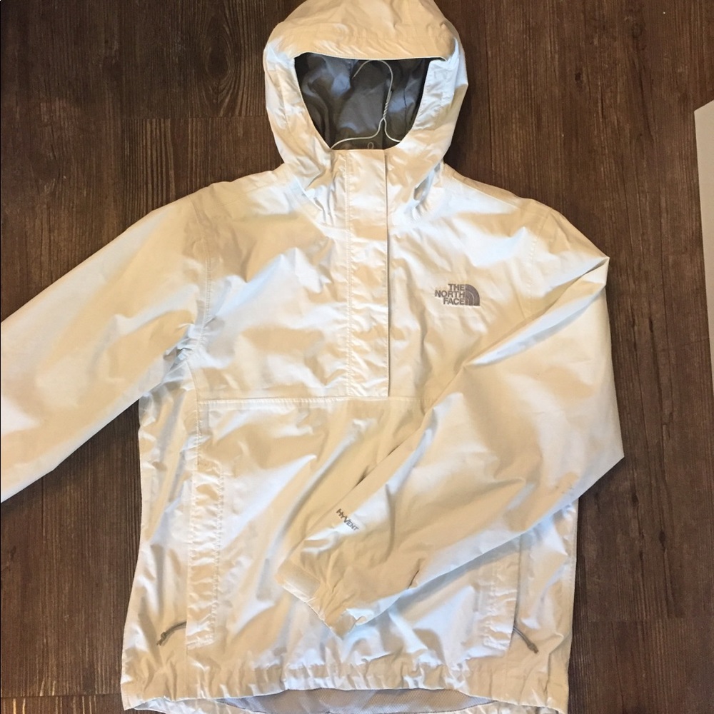 White water-resistant North Face shell 3/4 zip