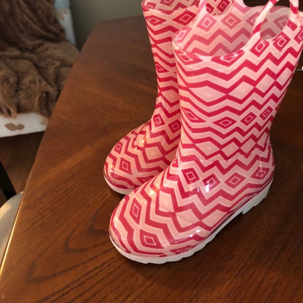 Girls size 9 toms rain boots