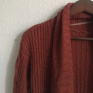 ONE DAY SALE cozy burgundy cardigan 🍁