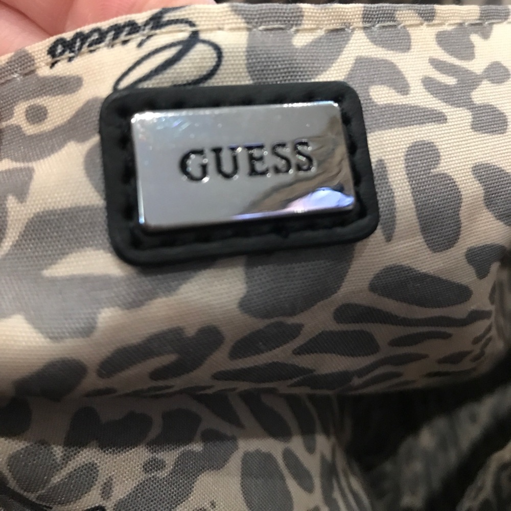 ❌SOLD❌ Guess willowbrook satchel - Picture 6 of 8