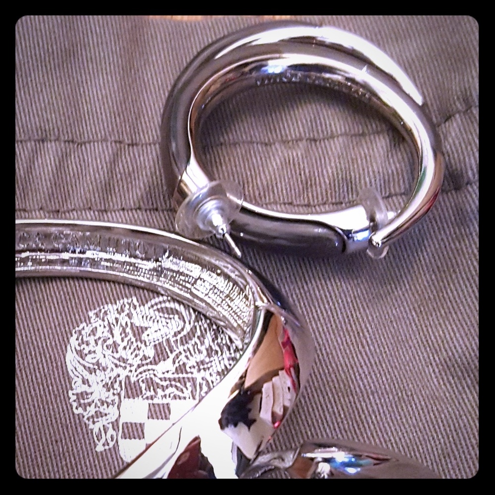 Authentic VinceCamuto WonderWoman-inspired Earring