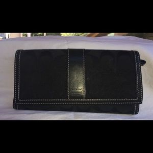 Very GENTLY used Coach wallet