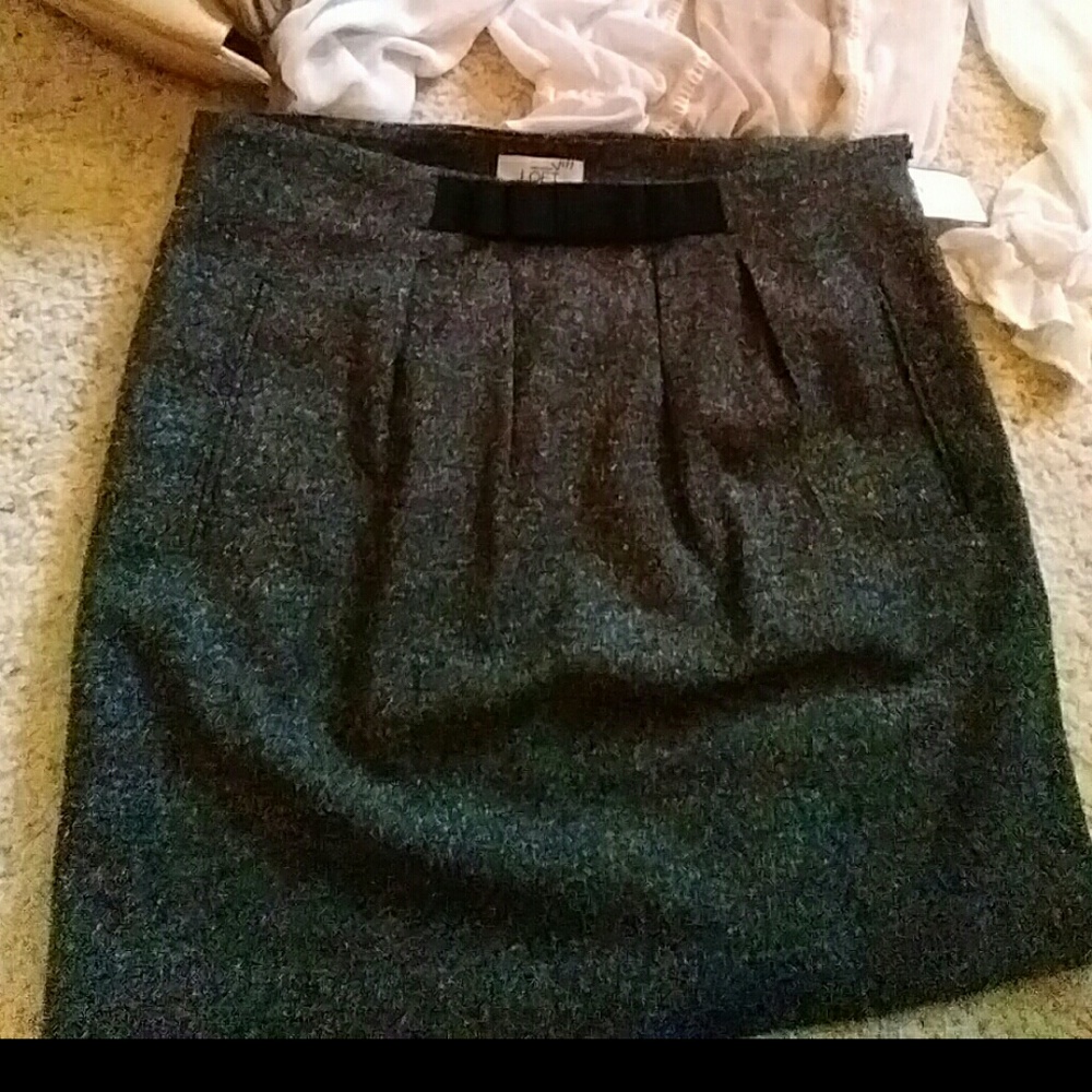 Gray skirt with bow and pockets