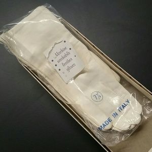 Ladies vintage gloves