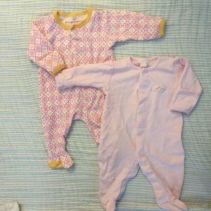 Pair of NB footed onesies - LIKE NEW