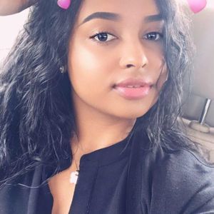 Meet your Posher, Paola