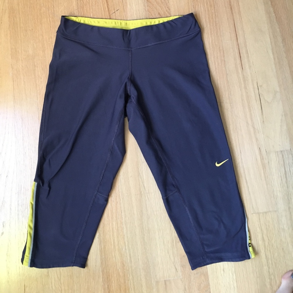 Nike workout capris