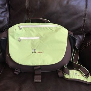Sherpani messenger/diaper bag