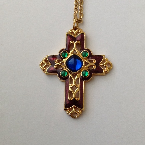 Avon vintage cross necklace