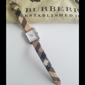 1 Hr. SALE 💥💥Burberry watch