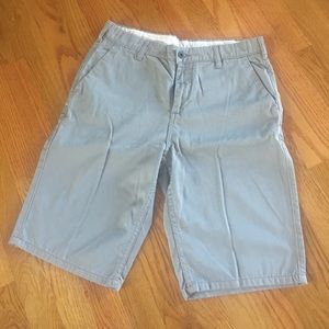 Men's light grey khaki shorts!