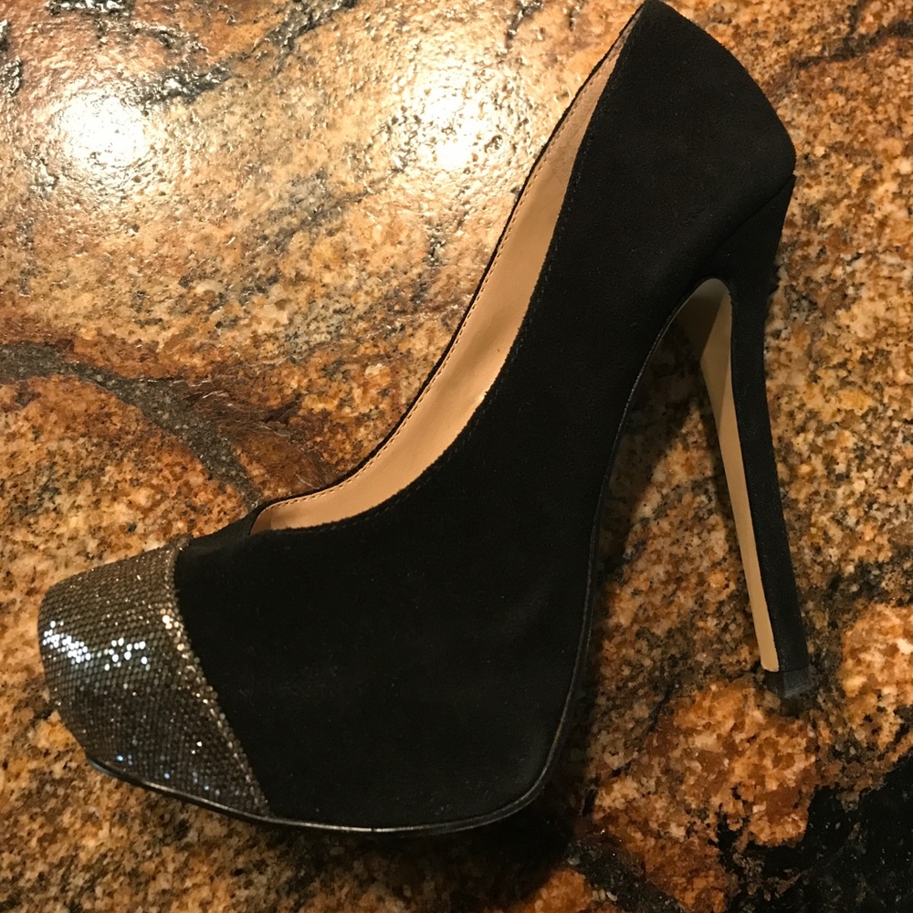 Steve Madden Black Suede Heels size 7