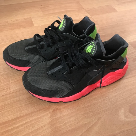 Nike huaraches low hyper punch- YEEZYS - Picture 1 of 4