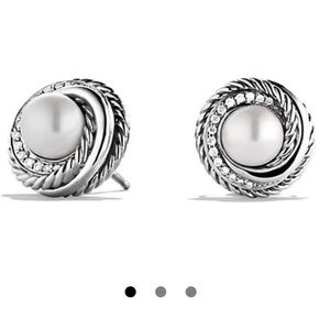 Authentic David Yurman Pearl  Earrings