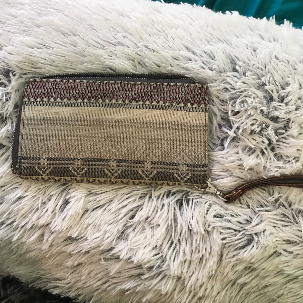 Aztec print wallet 🌴