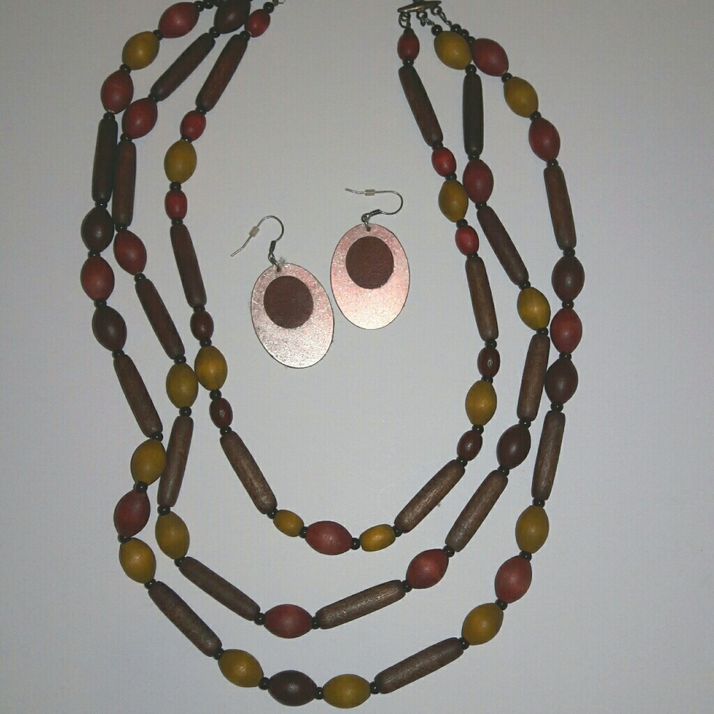 Wooden necklace & metal / leather earrings