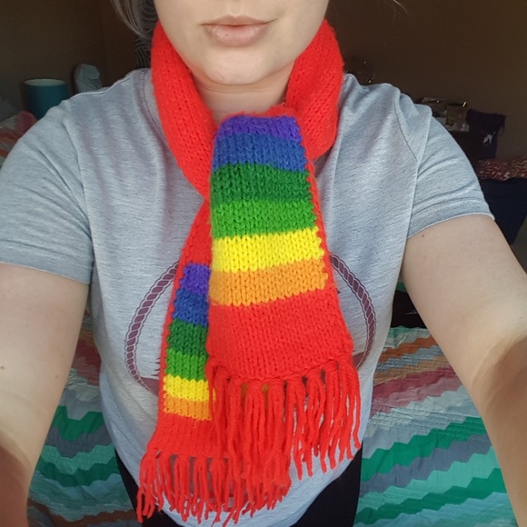 VINTAGE RAINBOW SCARF • HAND KNIT - Picture 3 of 5