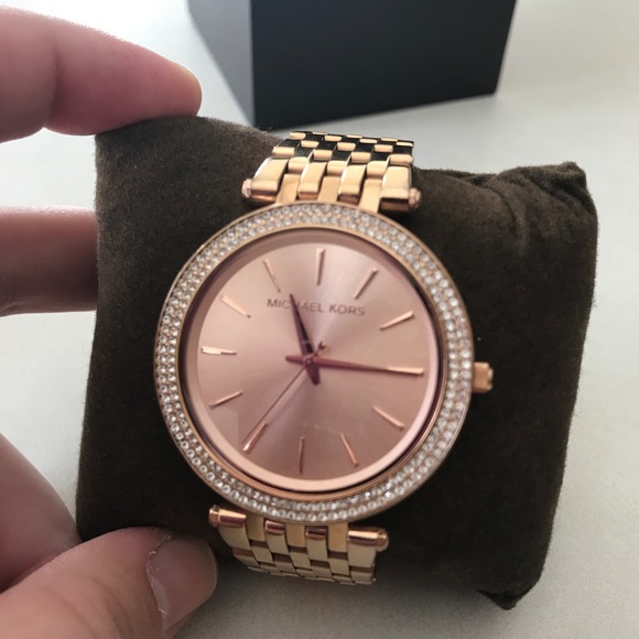 Michael Kors Rose Gold Women's Watch - Picture 2 of 4