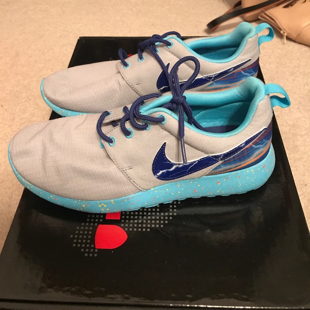 Nike roshes, barely even worn.