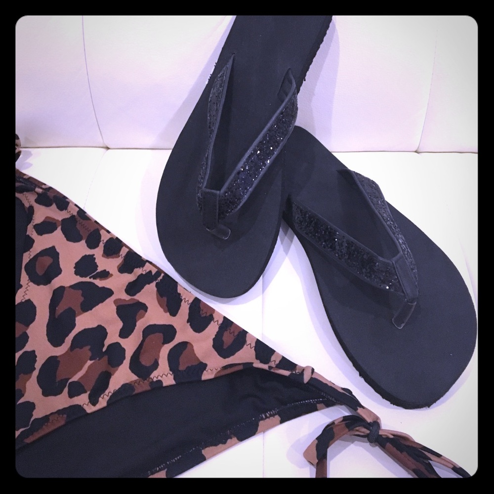 Black glitter flip flops