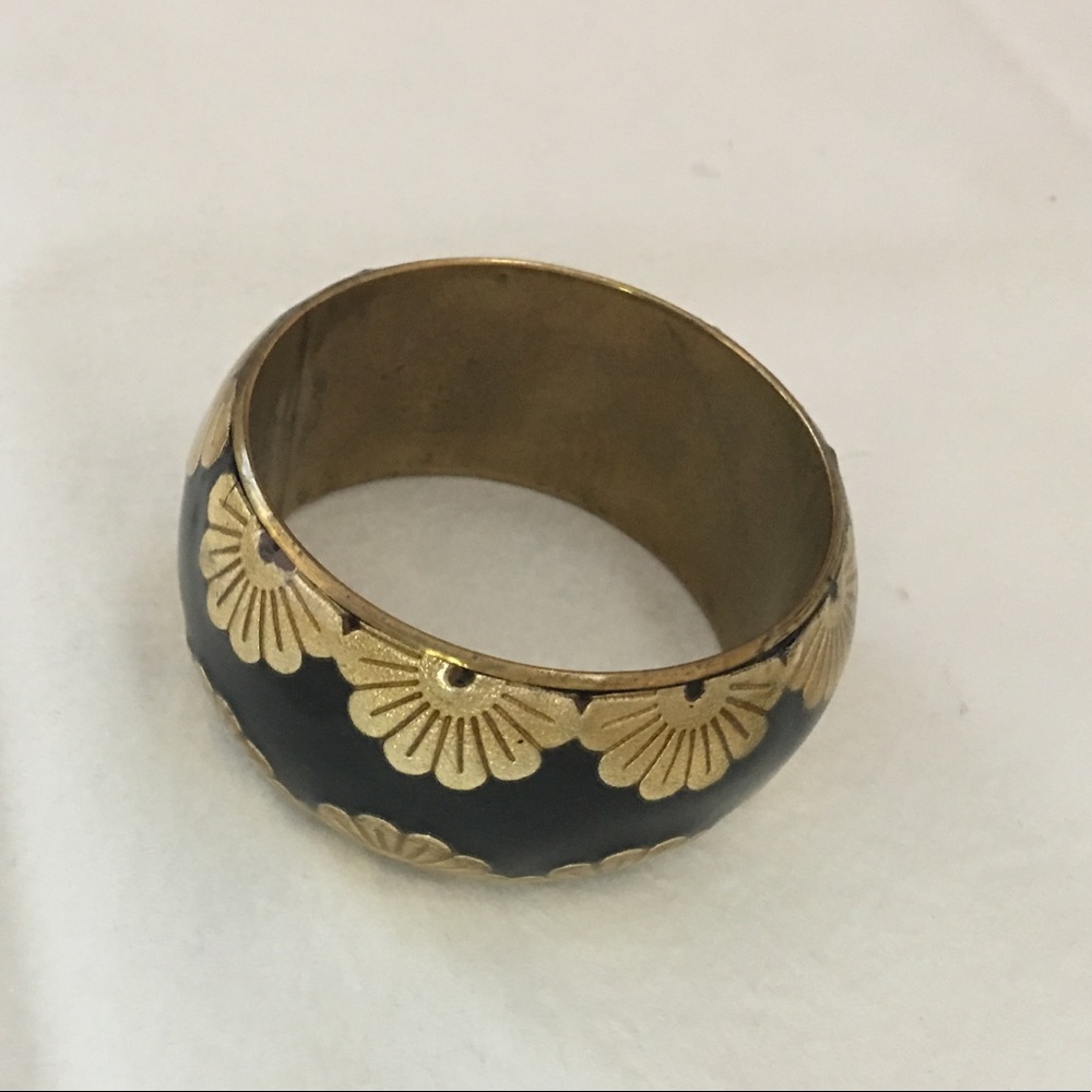 🛍$13 Bundle 3+ Black and Gold Metal Bracelet