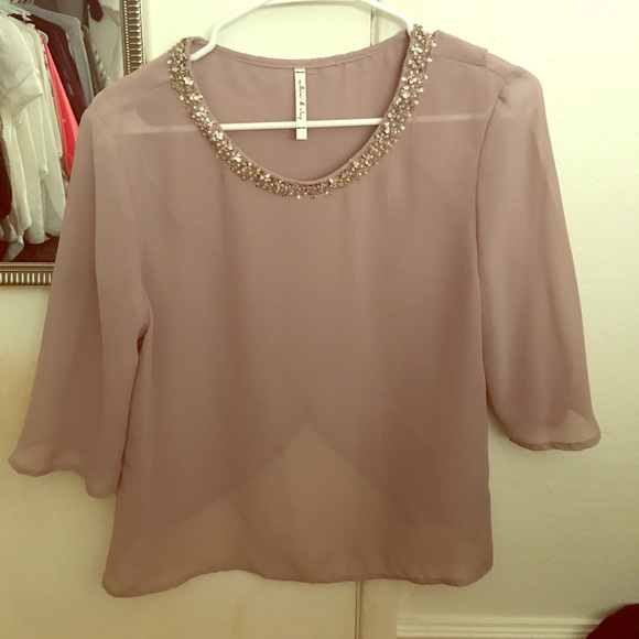 Beautiful blouse - Picture 1 of 2
