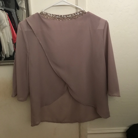 Beautiful blouse - Picture 2 of 2